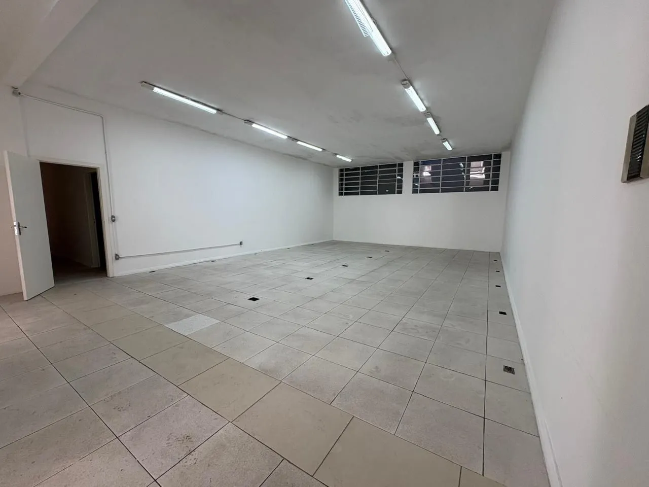 Imagem Sala comercial 822,66m² no centro de Porto Alegre