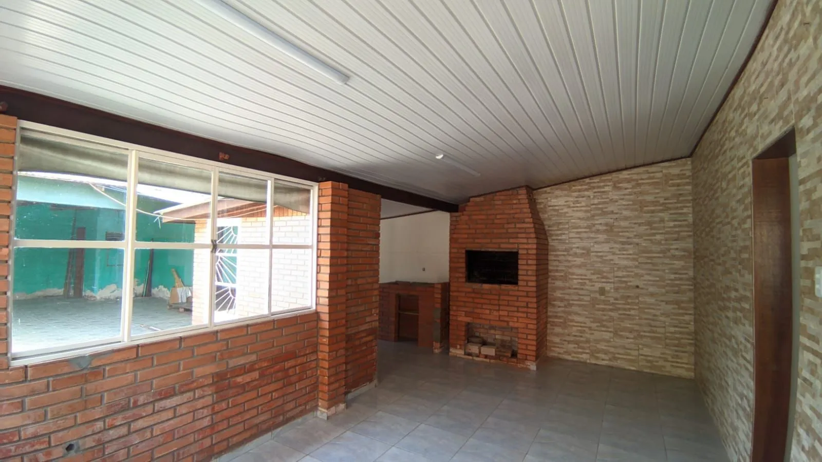 Imagem Casa com pátio, 2 dormitórios, Avenida Vinte e Um de Abril - bSarandi