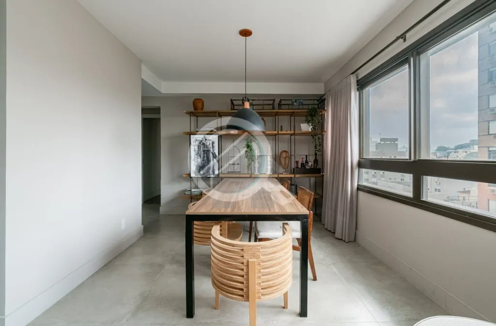 Imagem Apartamento com 3 suítes, 110m²,2 vagas à venda em Porto Alegre, Menino Deus. Unidade decorada co...