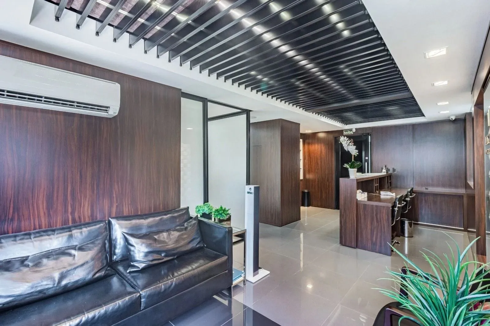 Imagem Sala/Conjunto Comercial com 4 vagas e 218m²