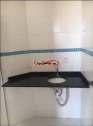 Imagem Sobrado à Venda com 3 Dormitórios – Vila Carmosina, Zona Leste de SP.