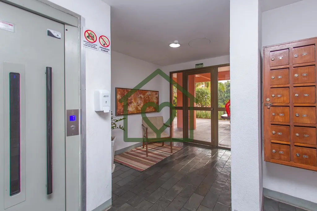 Imagem No Bairro Jardim Carvalho, na Avenida Protásio Alves n° 7157, apartamento com 3 dormitórios, semi...