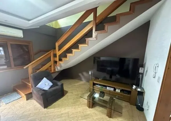 Imagem Ótima casa no bairro Jardim Lindóia, com 4 quartos, pátio amplo e área com churrasqueira