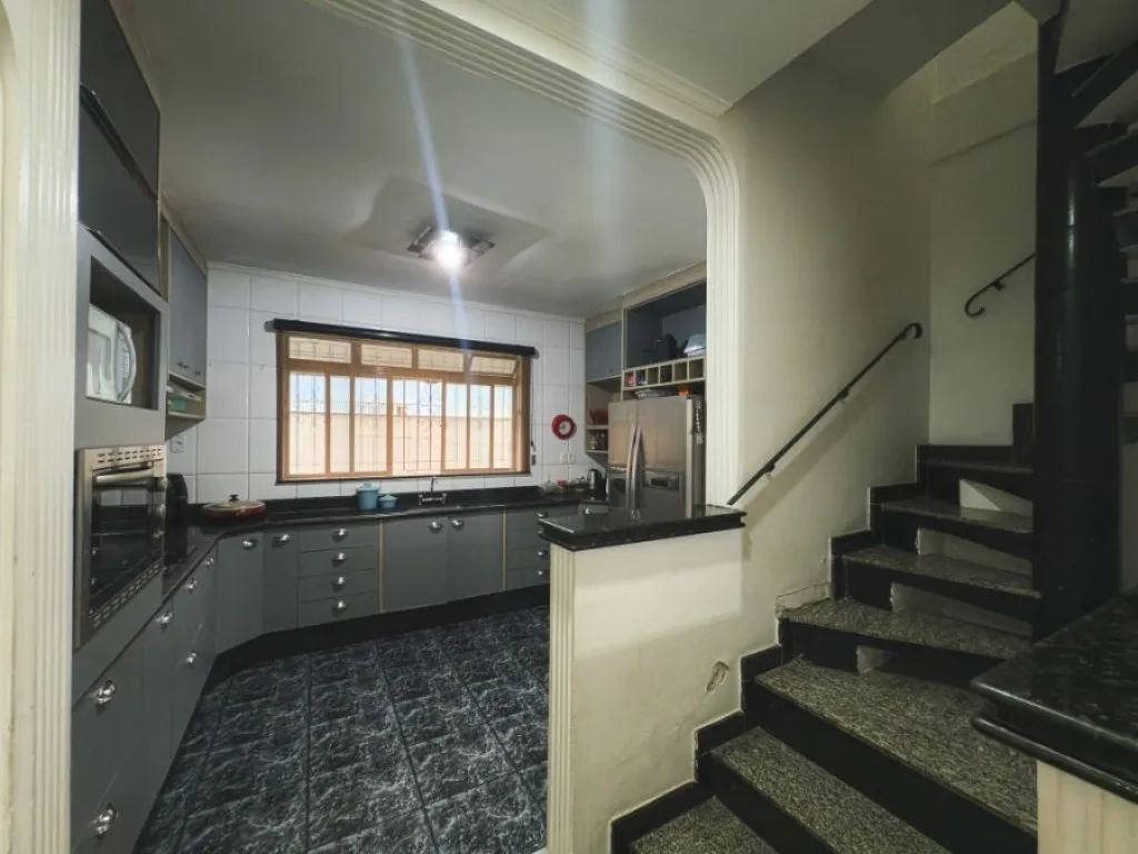 Imagem CASA COM 288,00 m² - CANTO DO FORTE - PRAIA GRANDE SP