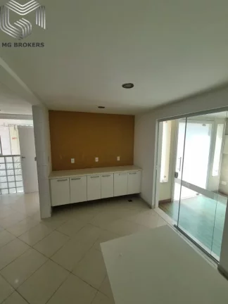 Imagem Casa de alto padrão em condomínio na Barra da Tijuca, Rio de Janeiro: 4 quartos, 3 suítes, 3 vagas, 250m². Imperdível!