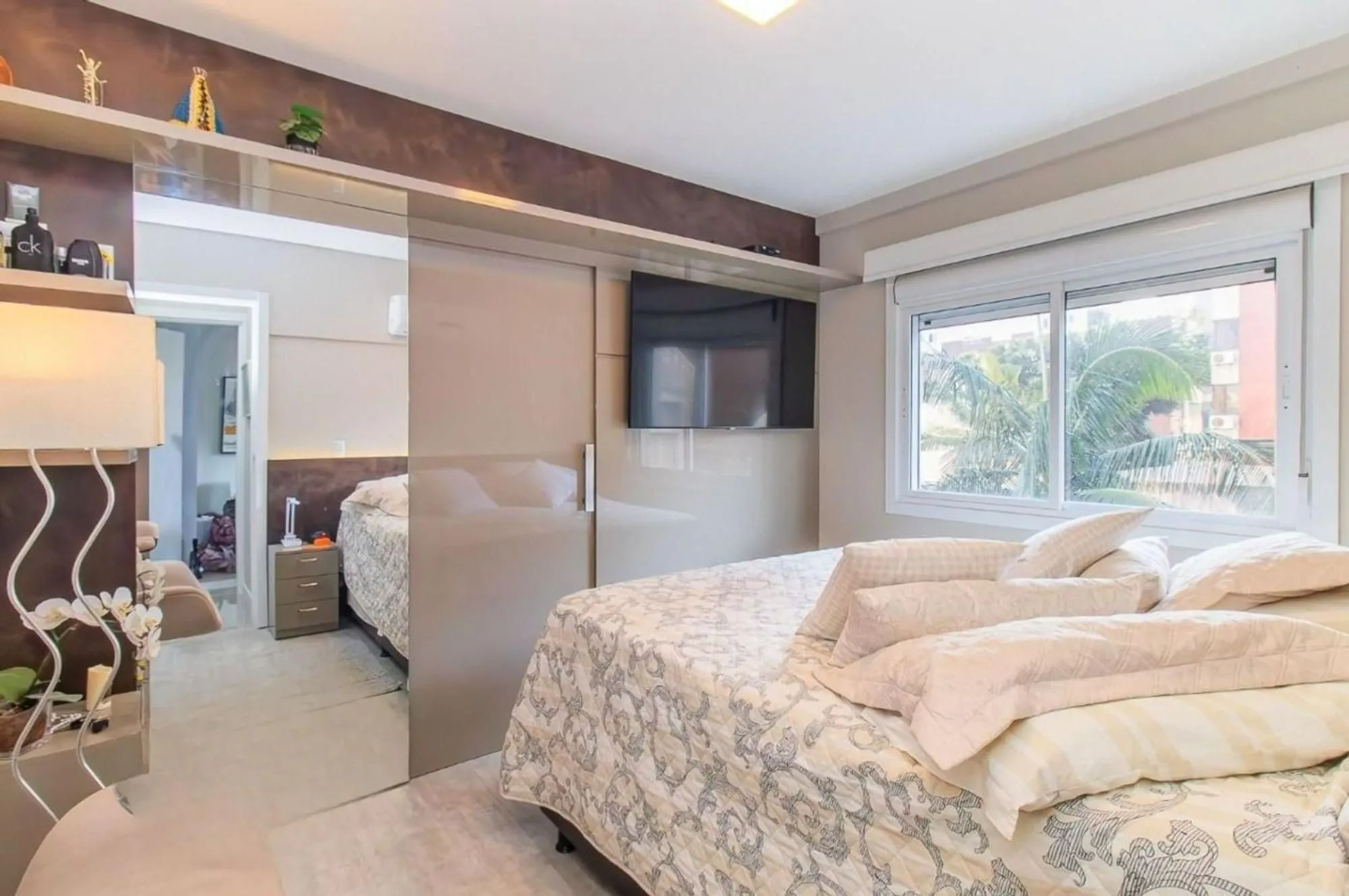 Imagem Apartamento com 83m² e 2 dormitórios, 2 suítes, 3 vagas no bairro Petrópolis