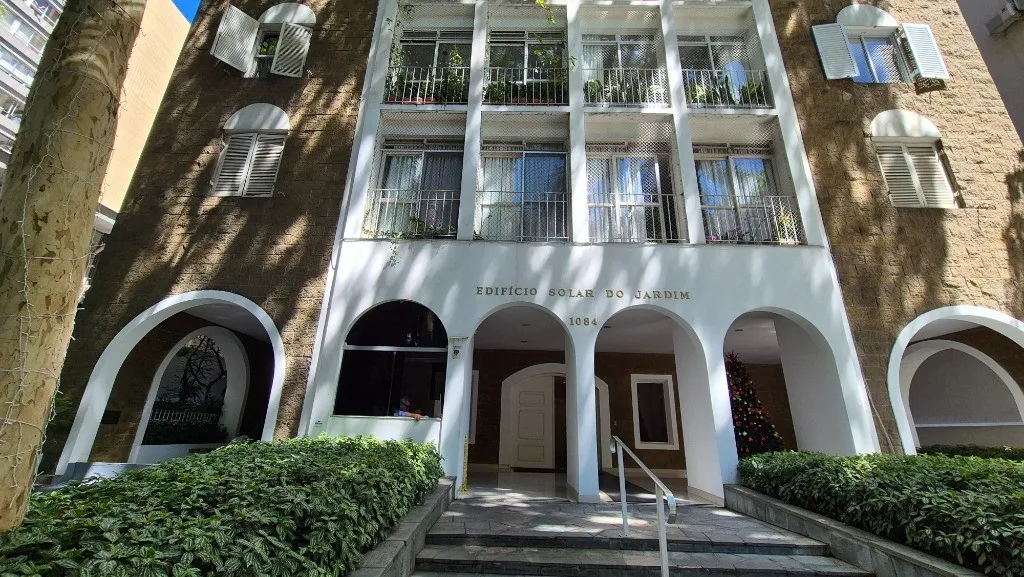 Foto do imóvel Imperdível apartamento de luxo em Cerqueira César - 2 quartos, 2 suítes, 3 banheiros, 2 vagas - São Paulo-SP, 143m².