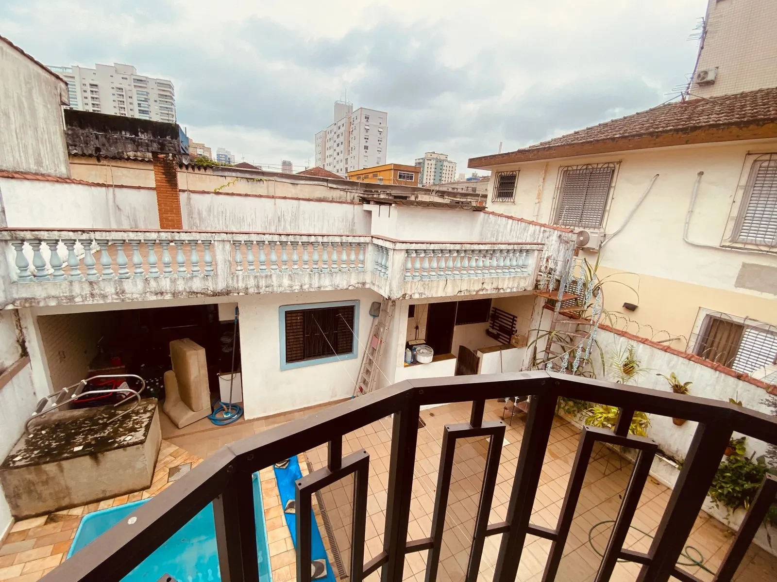 Imagem Sobrado com 4 Quartos à Venda, 255 m² em Embaré - Santos
