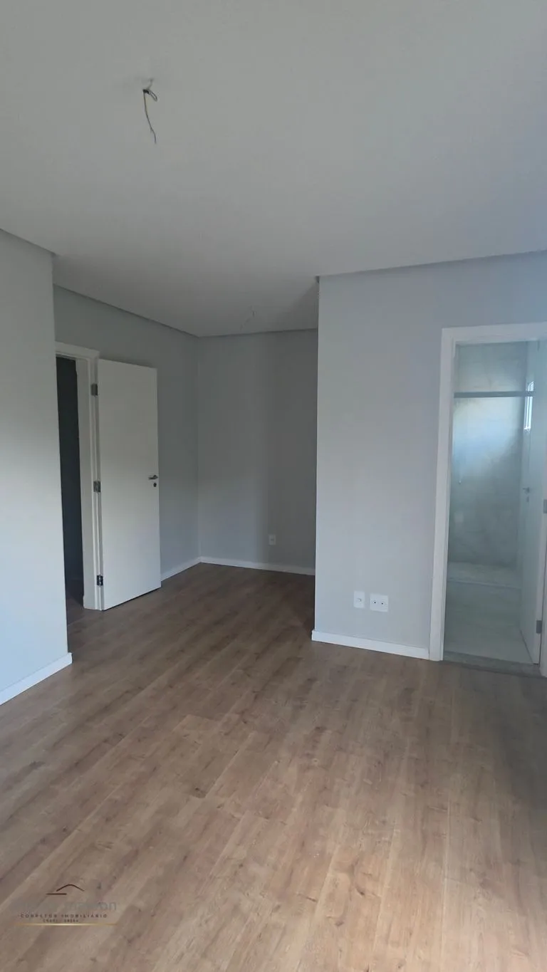 Imagem Sobrado à Venda com 3 quartos no bairro Belvedere, em Poços de Caldas - MG