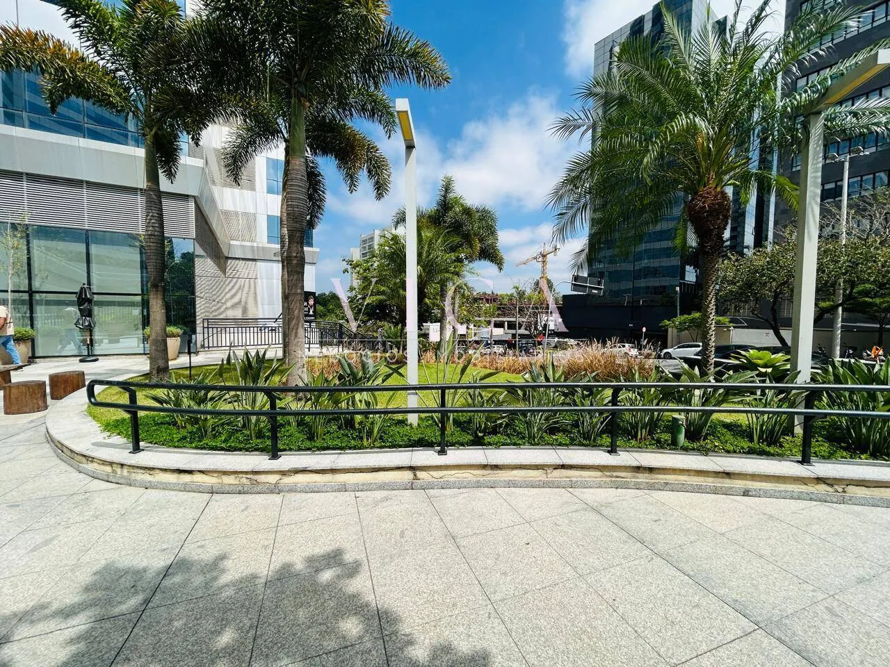 Imagem Sala mobiliada 42m² para aluguel por R$ 3.000,00/mês - Alphaville/SP