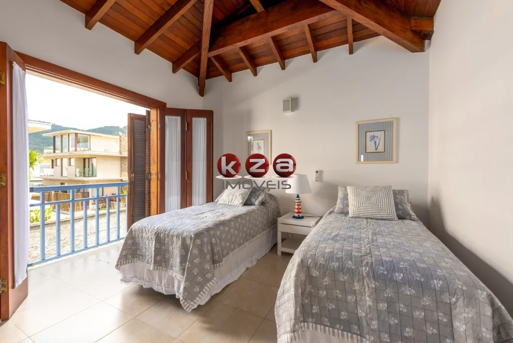 Imagem Mansão de Luxo em Condomínio Exclusivo em Maresias - 5 quartos, 5 suítes, 3 salas, 6 banheiros, 5 vagas, 507m². Venha conferir!