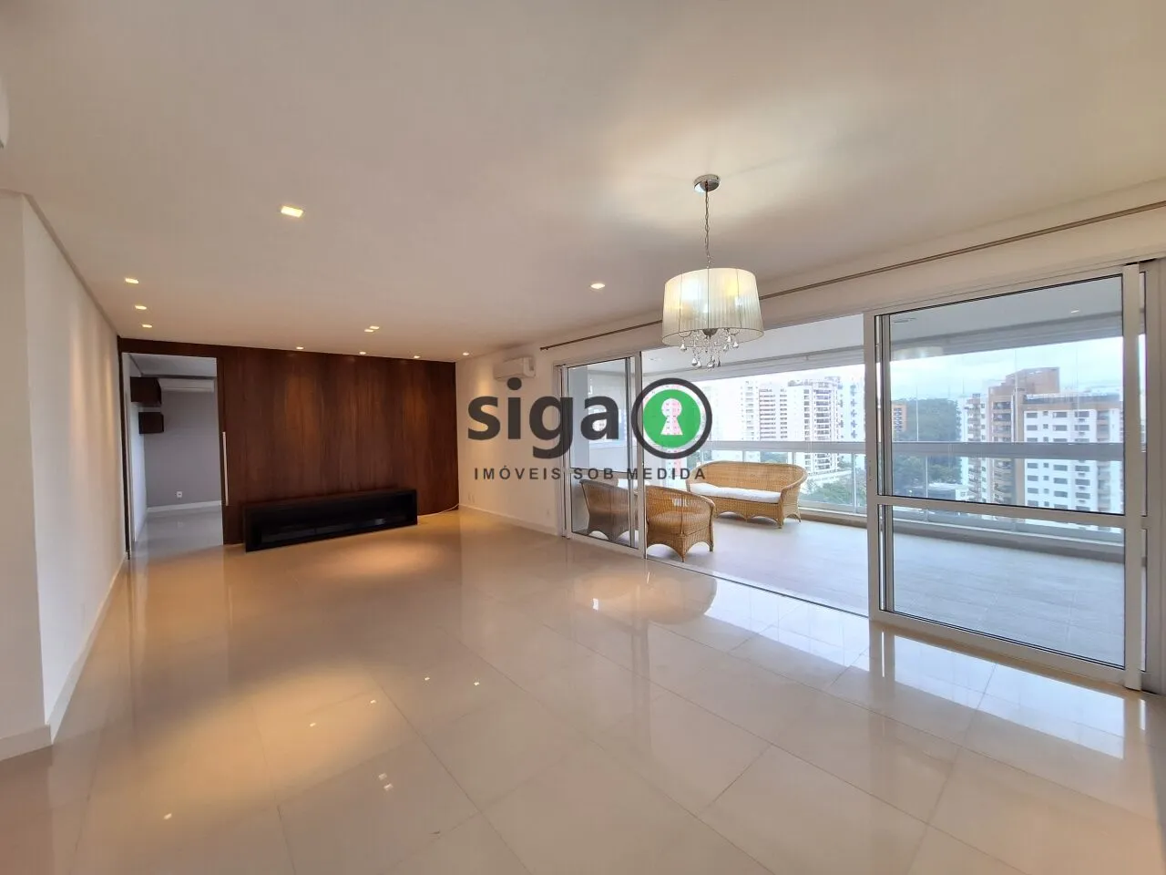 Imagem Apartamento com 4 Dormitórios, 4 vagas, 281m2 à venda no Panamby.