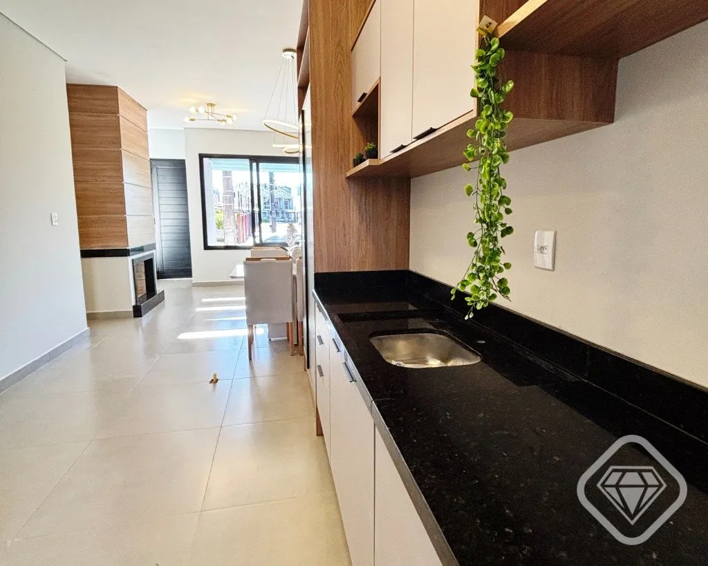 Imagem Casa nova, mobiliada e pronta para morar, em frente a uma linda praça na Zona Sul.

Ao entrar, o li...