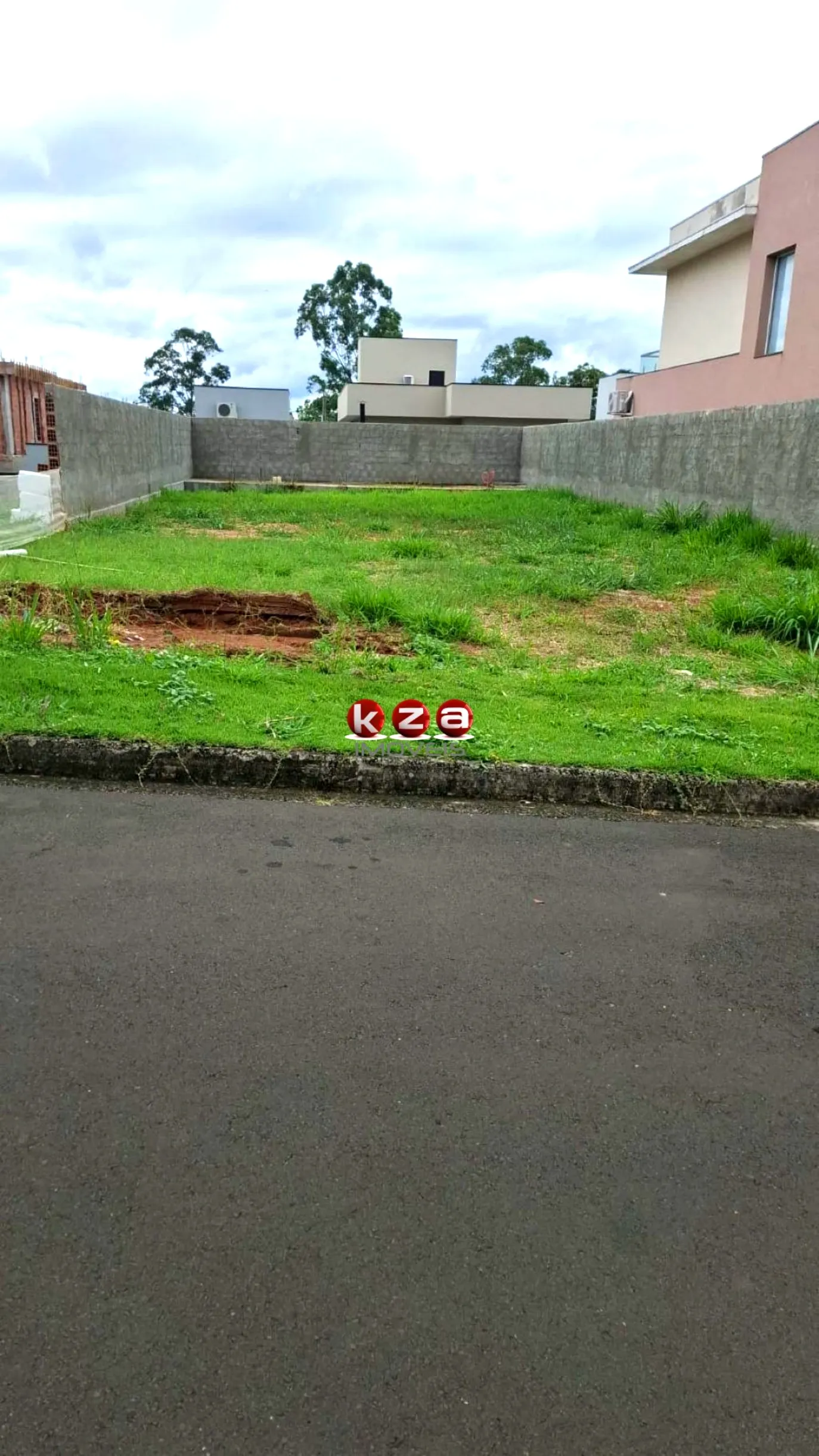 Imagem Terreno com 300m à venda em condomínio, pronto para construir, em Valinhos-SP - 300m² no Condomínio Vitta Verdi!