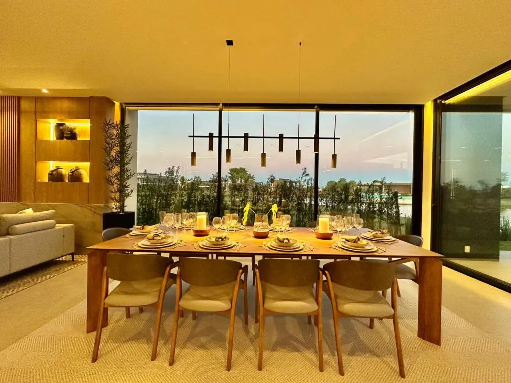 Imagem Casa em Condominio 5 Dormitórios - Bairro Centro