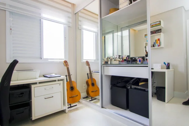 Imagem Apartamento 80 m² 3 Dormitórios sendo 1 Suite e 2 Vagas de Garagens.
