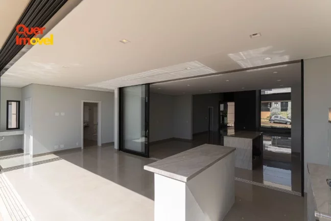 Imagem Imóvel de alto padrão no Condomínio Alphaville 1 em Ribeirão Preto-SP 3 suítes, 2 salas, 5 banheiros e 4 vagas 279,00 m² Quer Imóvel Negócios Imobiliários