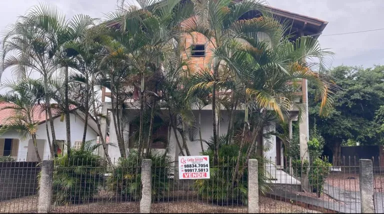 Imagem Casa com 6 Quartos à Venda, 140 m² em São Francisco - Criciúma