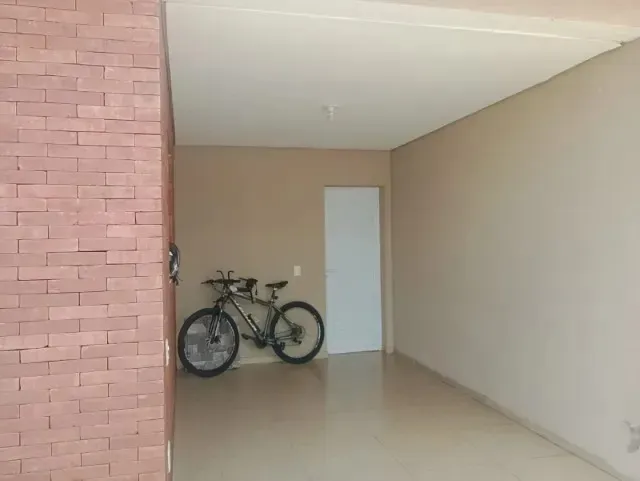 Imagem Casa Térrea com Charme e Conforto no Condomínio Reserva Ipanema