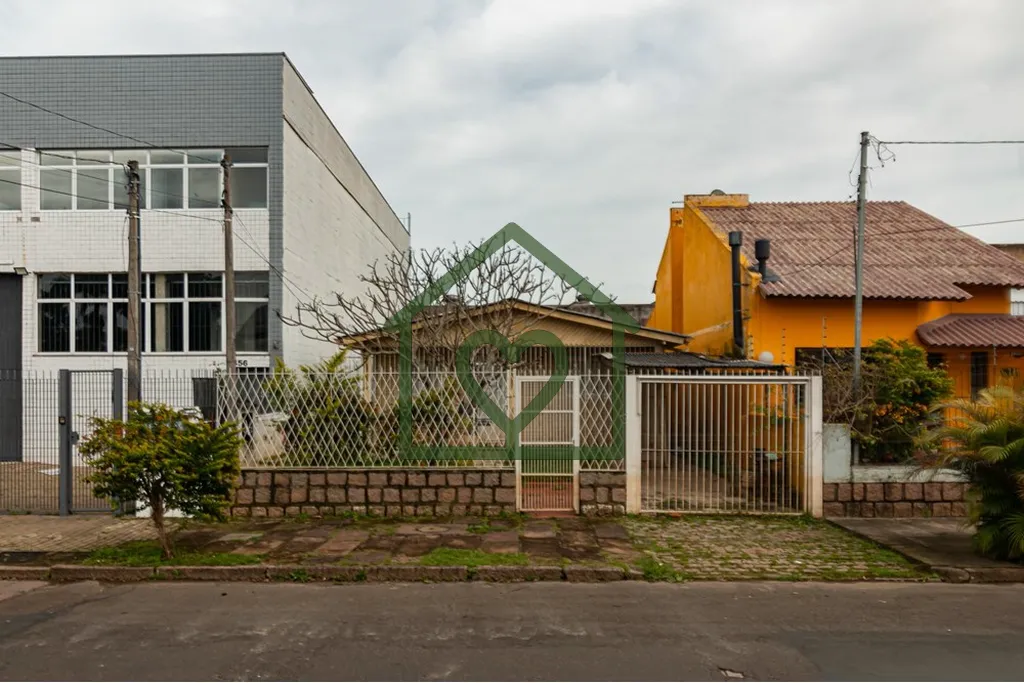Imagem Terreno de 286m² (10m x 28,6m) à venda em localização privilegiada, entre duas das principais vi...