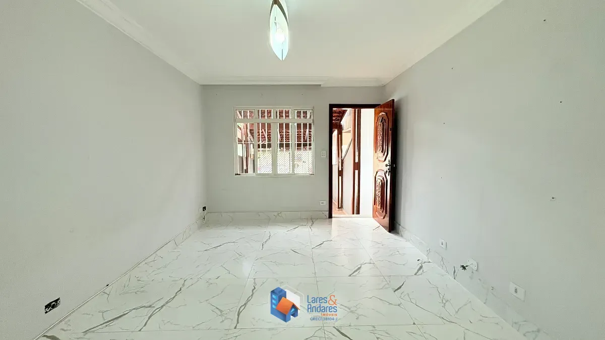 Imagem Sobrado para venda em Jardim Regina com 3 quartos, sendo 1 suíte, 101m²