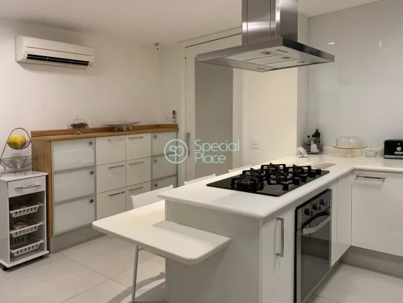 Imagem Cobertura triplex localizada em frente ao Parque Burle Marx, com vista ampla para a cidade e ao PalÃ...