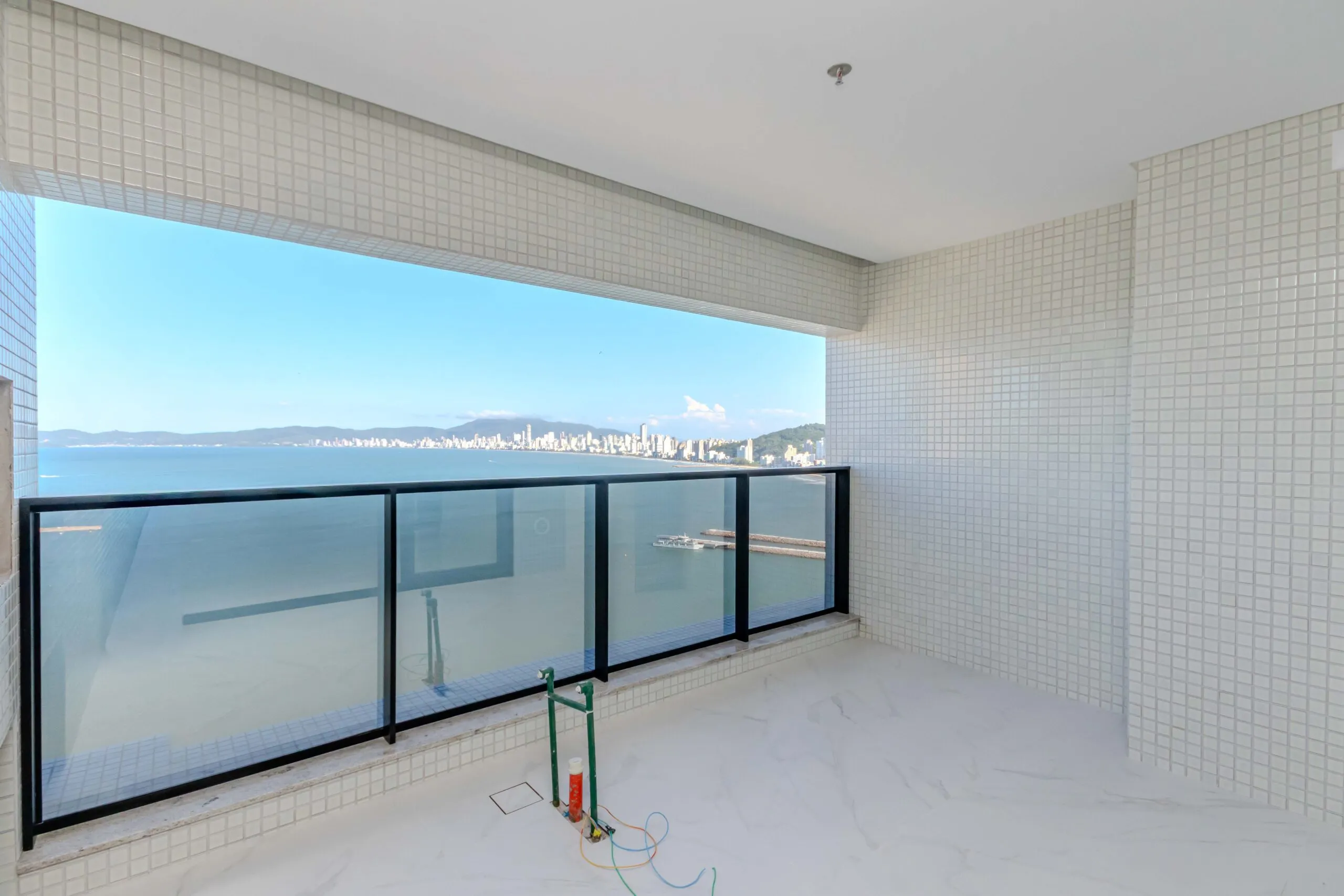Imagem Apartamento com vista para o mar à venda com 180m2 por R$ 7.200.000,00