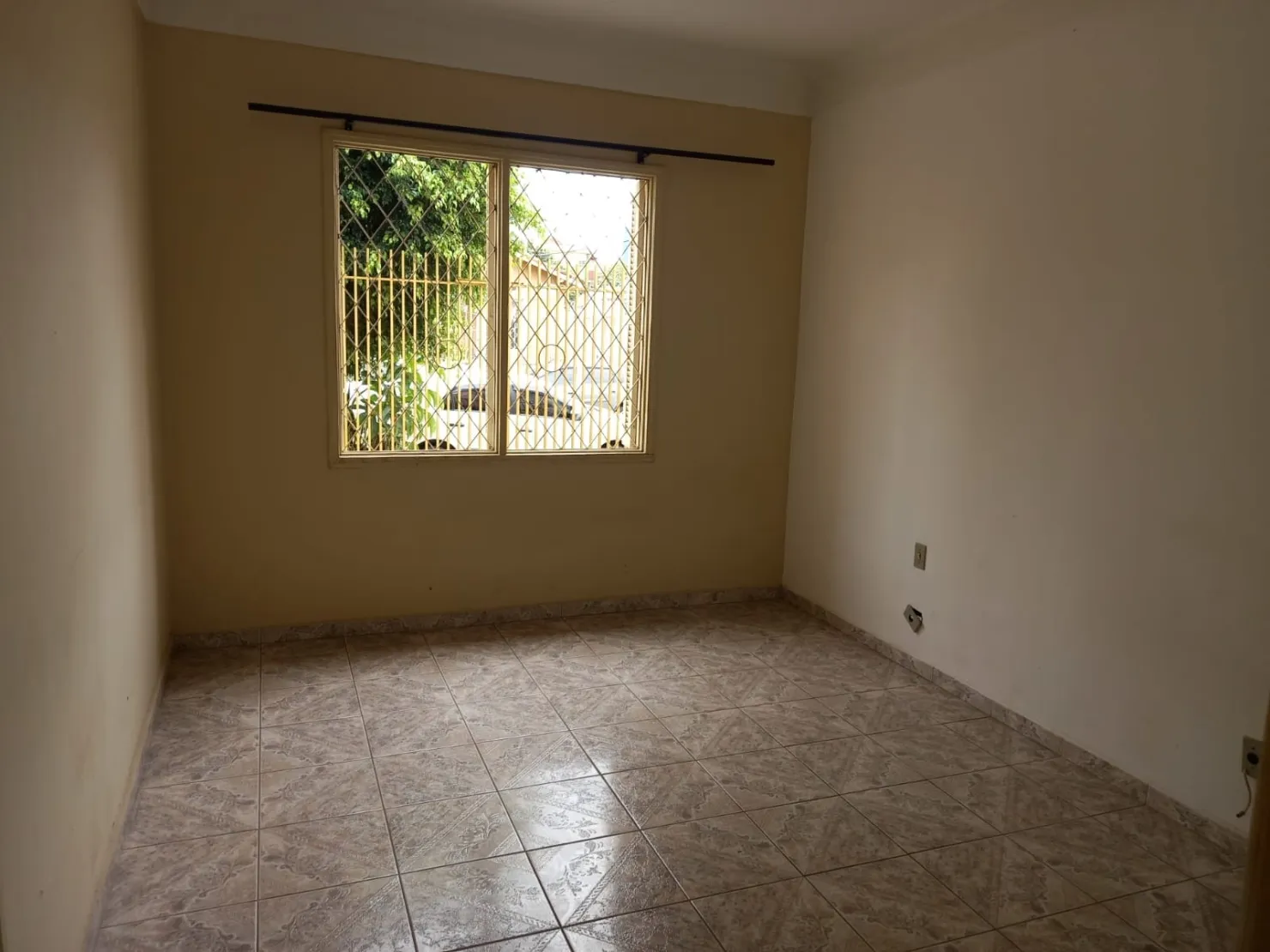 Imagem Casa à venda 4 Quartos, 1 Suite, 2 Vagas, Jardim Russi, Taubaté - SP