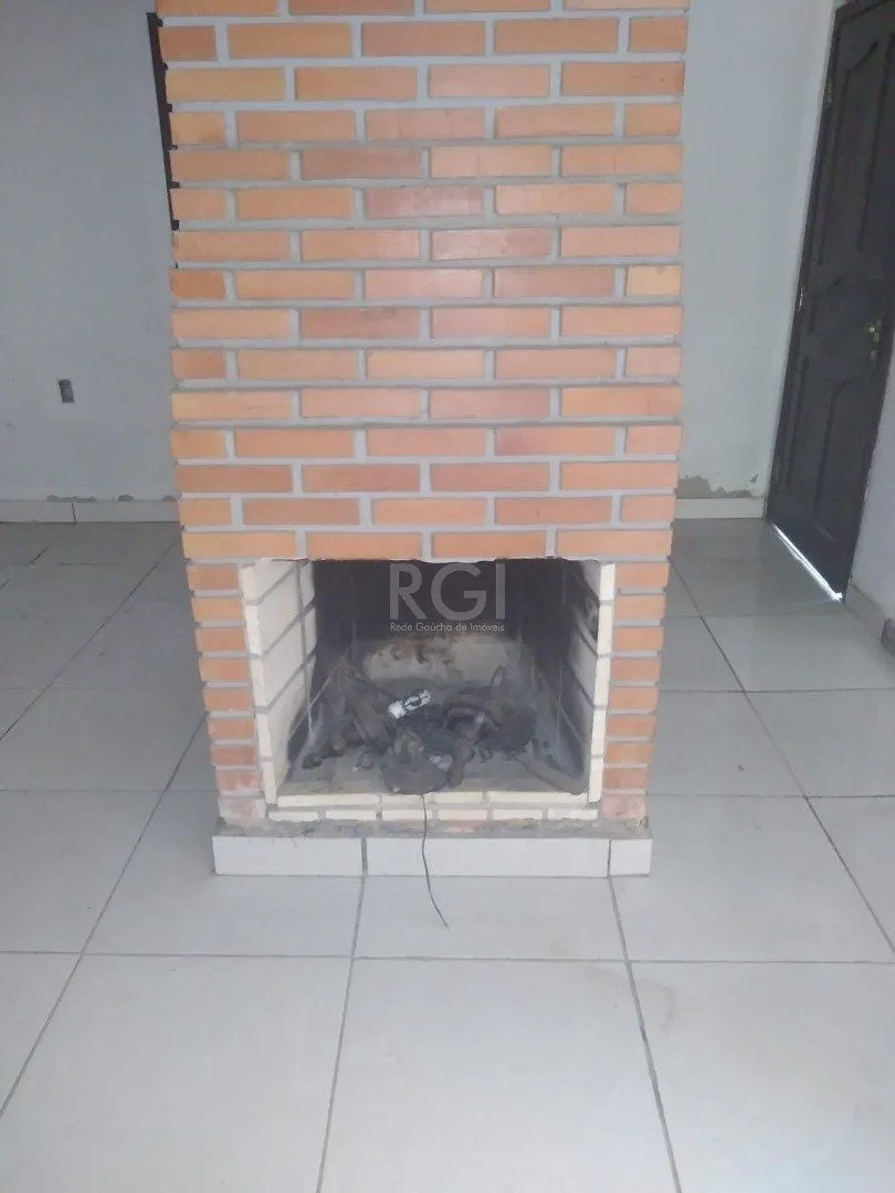 Imagem Casa para Venda com 2 dormitórios e 3 vagas no bairro Belém Novo