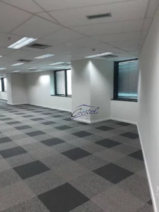 Imagem Conjunto 775 m² 13 banheiros 21 vagas 775 m²área útil 1.772 m²área total