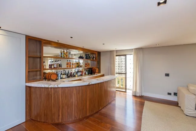 Imagem Apartamento à Venda Em Moema Com 4 Dormitórios Sendo 1 Suíte e 3 Vagas - 1 Por Andar