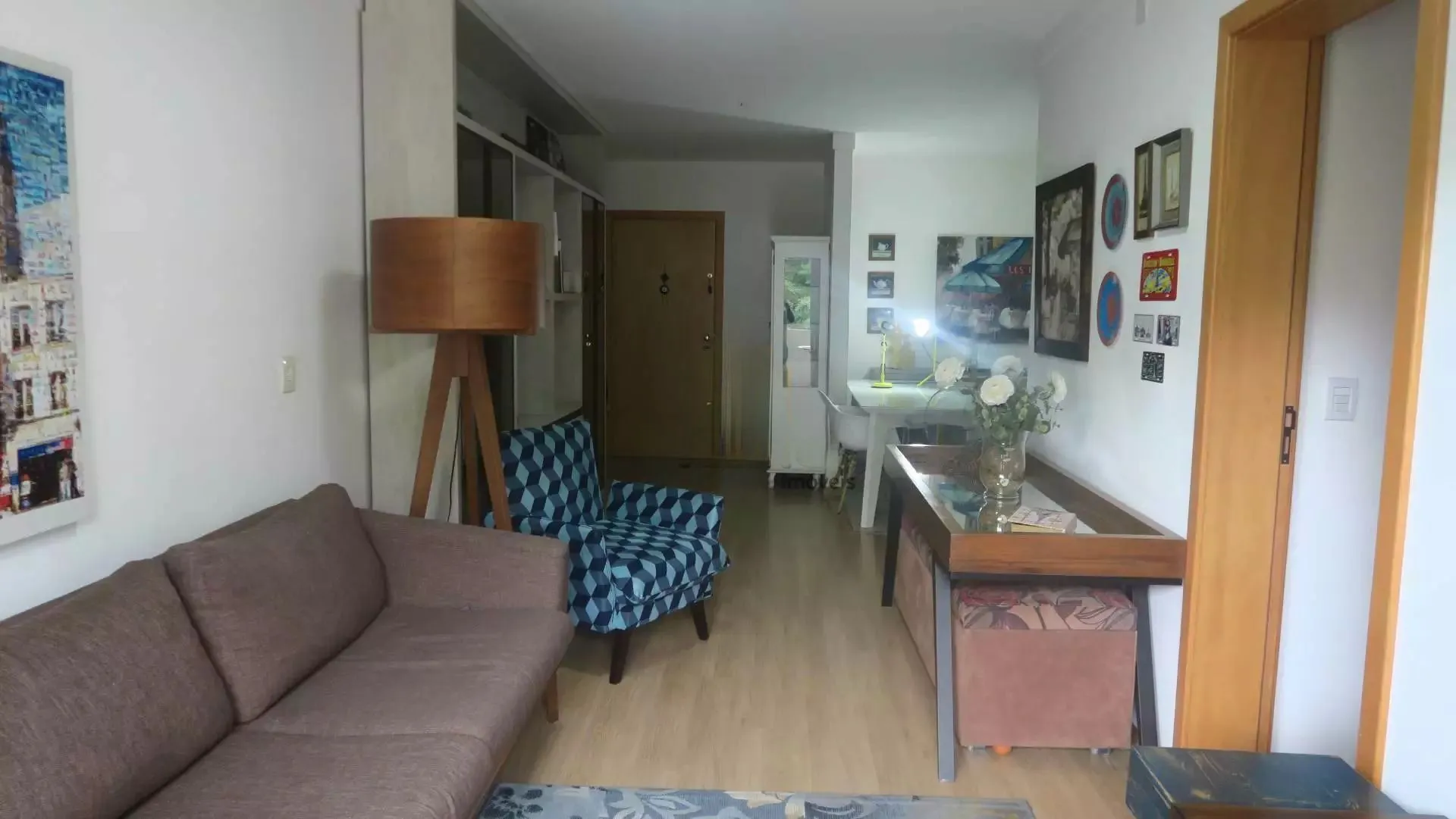 Imagem Apartamento com 3 dormitórios, suíte e churrasqueira.