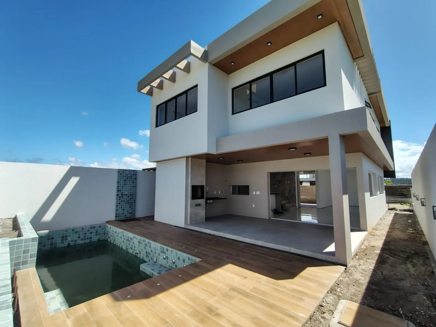 Imagem Casa em Condomínio para Venda em Marechal Deodoro, 3 dormitórios, 3 suítes, 4 banheiros, 2 vagas