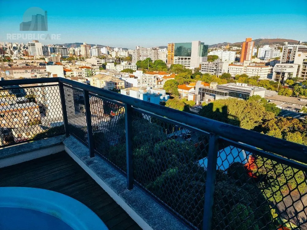 Imagem Cobertura de 3 Dormitórios com Suíte e Terraço em Porto Alegre