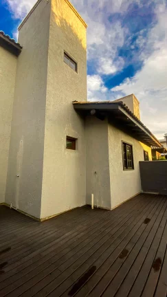 Imagem Casa à venda em Garopaba-SC, 2 quartos, 1 suíte, 1 vaga de garagem, 80m² - Jardim Panorâmico!
