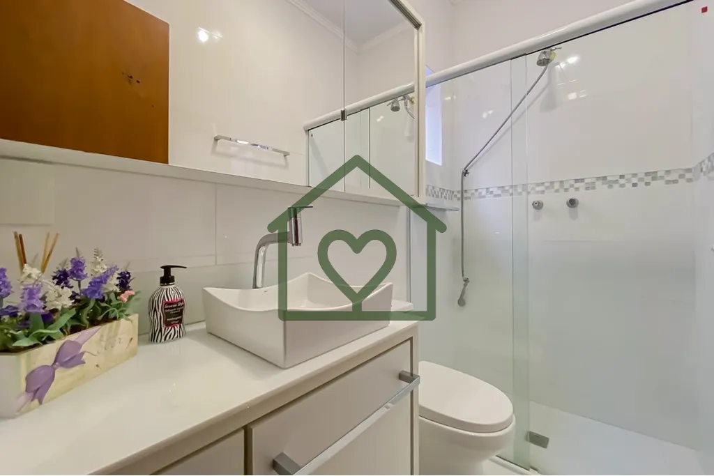 Imagem A casa oferece uma experiência única e emocional para o seu futuro morador. Ela é perfeita para v...
