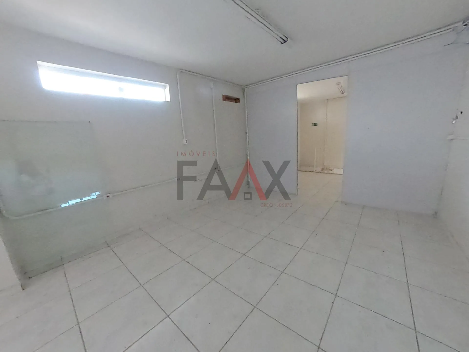Imagem Sala comercial de próximo ao Hospital São Vicente no centro em Guarapuava - PR