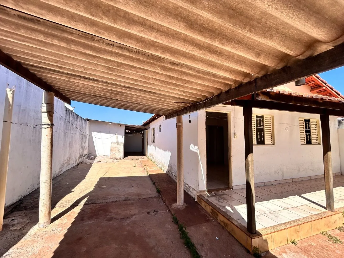 Imagem Casa com 2 dormitórios para alugar, 100 m² por R$ 1.300,00/mês - Boa Vista - Patos de Minas/MG