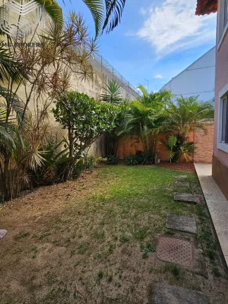 Imagem Casa de luxo em condomínio no Recreio dos Bandeirantes, Rio de Janeiro - 4 quartos, 4 suítes, 4 salas, 6 banheiros, 4 vagas, 400m².