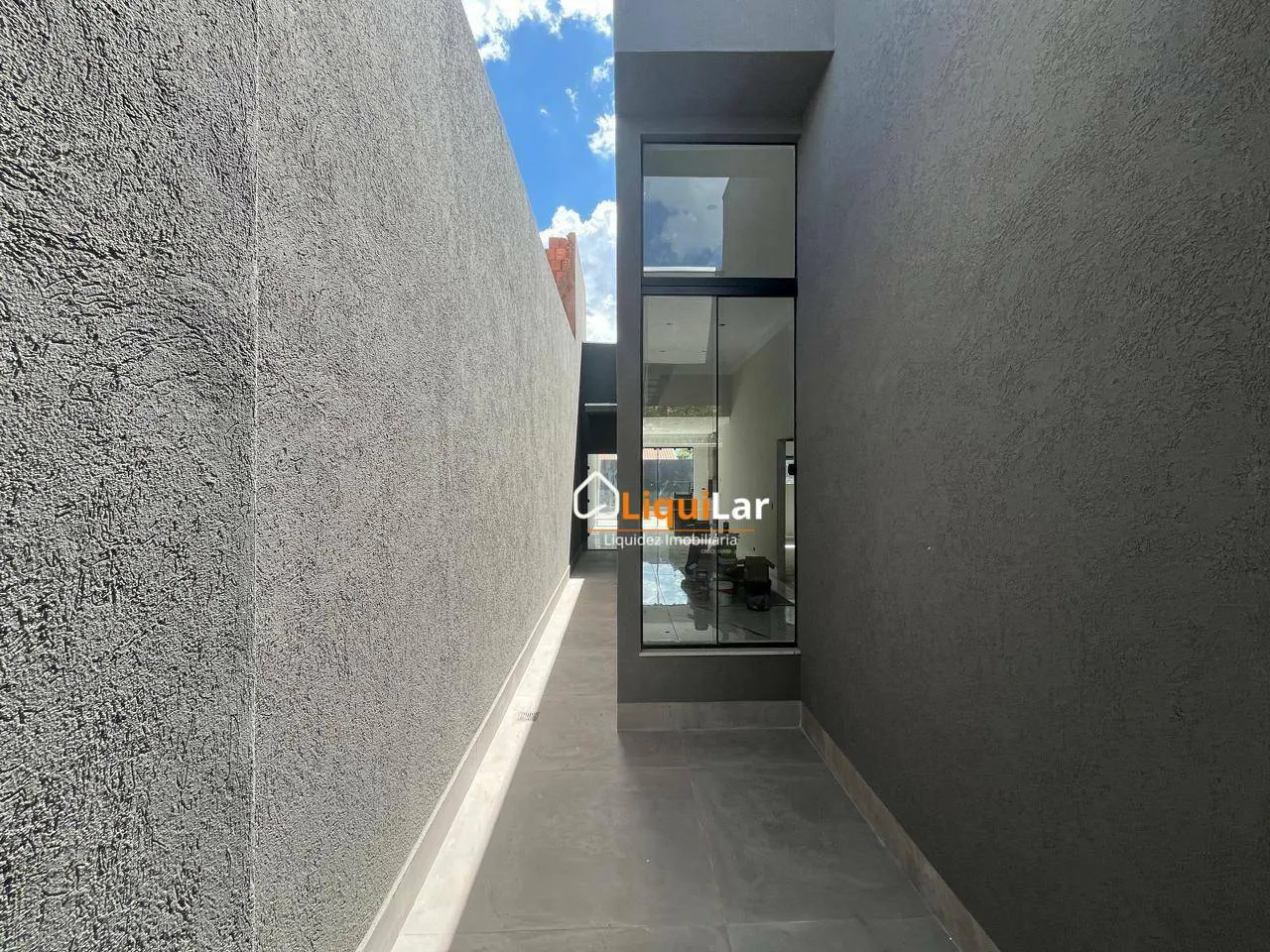 Imagem : Casa Nova à Venda na Vila Carlota com 2 Suítes e Piscina