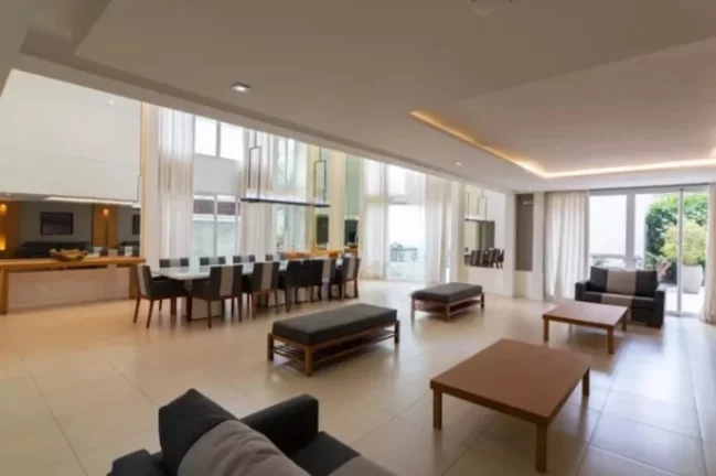 Imagem LINDO DUPLEX COM DUAS SUÍTES, ANDAR ALTO, DECORADO E MOBILIADO, VISTA LIVRE ETERNA PARA O CAMPO BELO