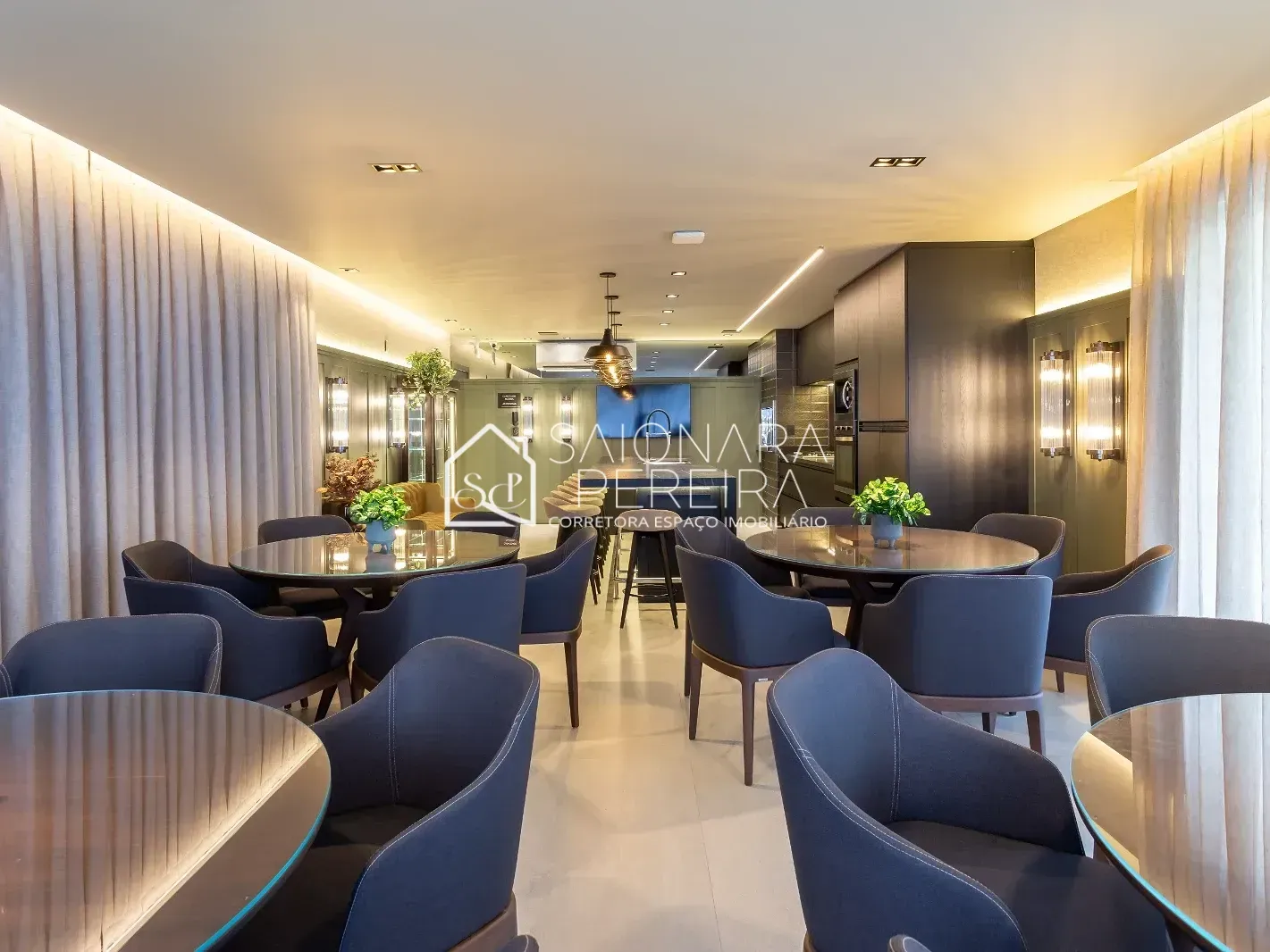 Imagem Apartamento com 2 suítes e varanda gourmet para locação no bairro Campinas, São José