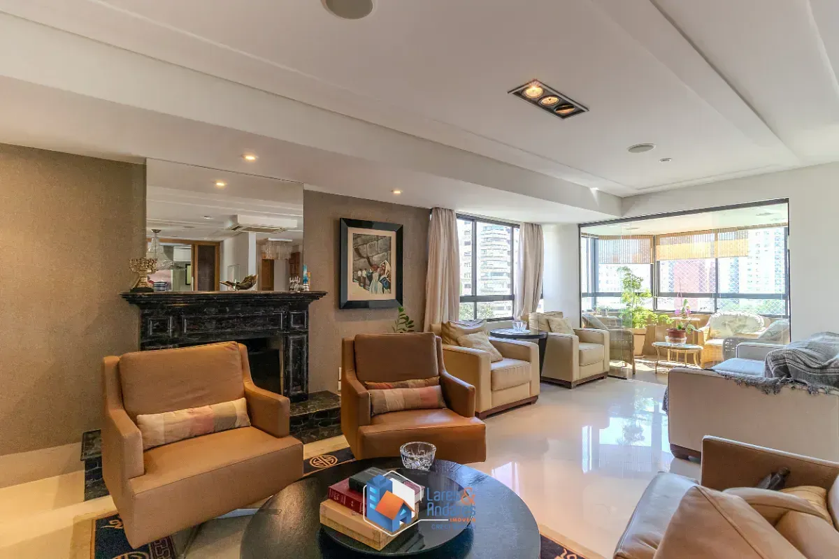 Foto do imóvel Apartamento para venda em Moema com 3 quartos, sendo 3 suítes, 202m² em Avenida Sabiá