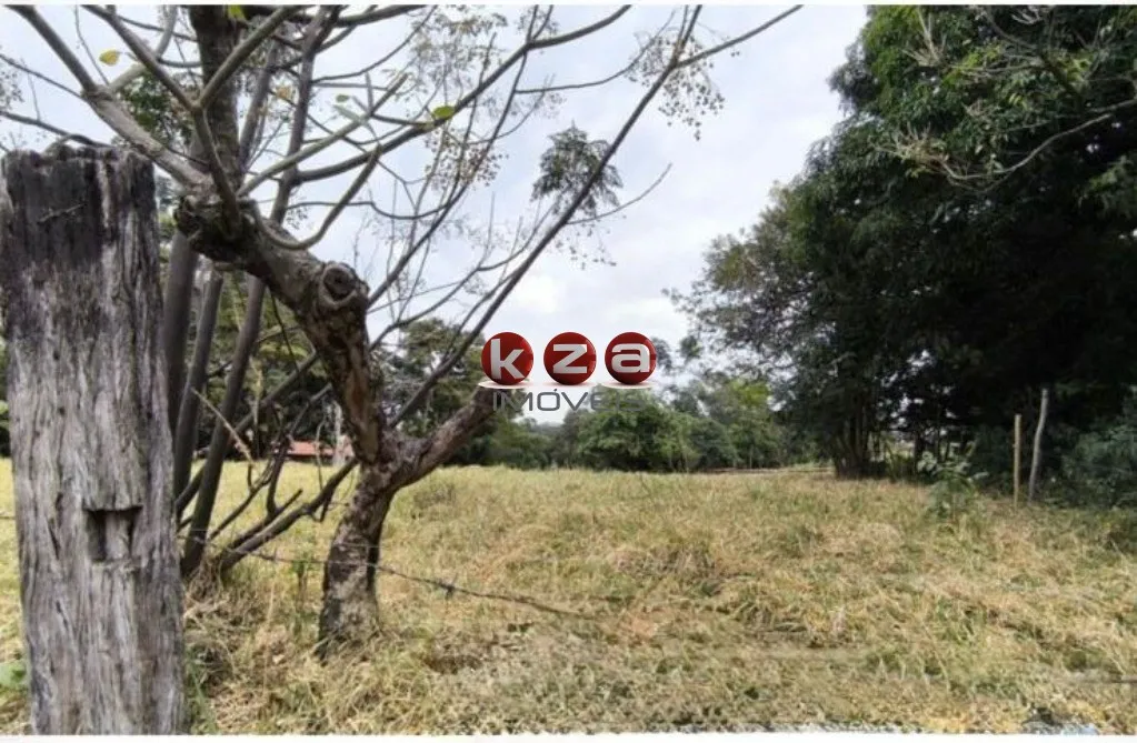 Imagem Sítio à venda em Campinas-SP, Chácara de Recreio Santa Fé, na rodovia, divisa com Hortolândia, com pequena casa e 9.356 m² de área plana.