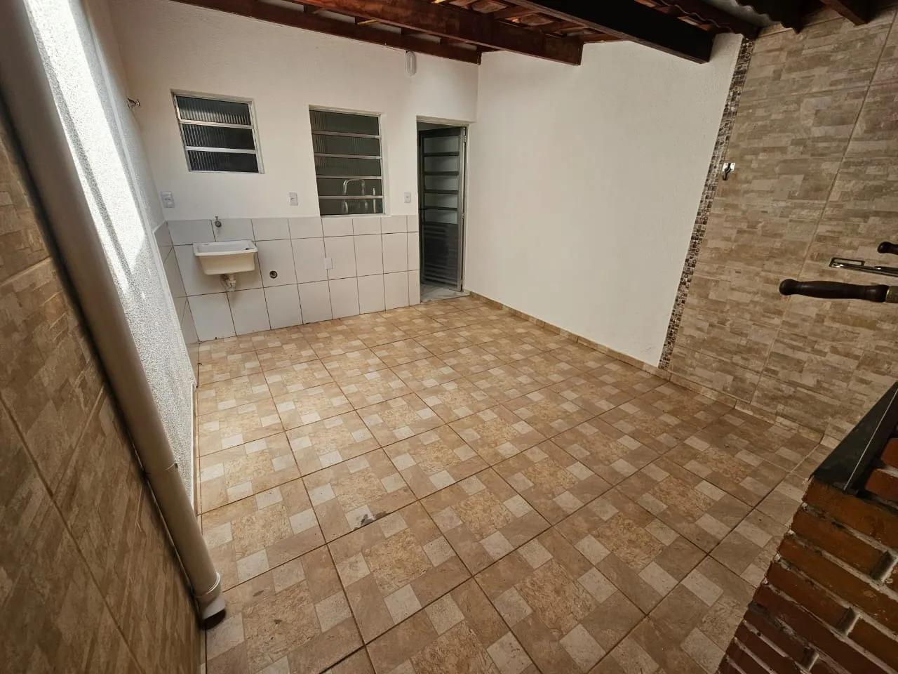 Imagem Casa à venda em Sorocaba-SP, Jardim Topázio: 2 quartos, 1 sala, 2 banheiros, 1 vaga de garagem - 100m² de área