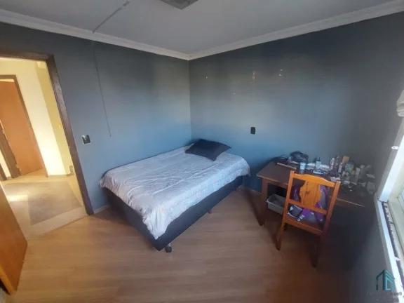 Imagem Sobrado a venda, 03 quartos sendo uma suíte no Capão Raso em Curitiba PR
