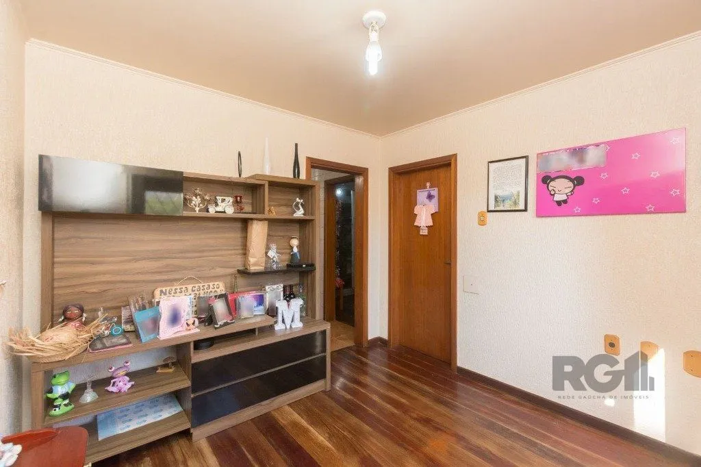 Imagem Casa de 4 quartos com 265m², no bairro Cavalhada