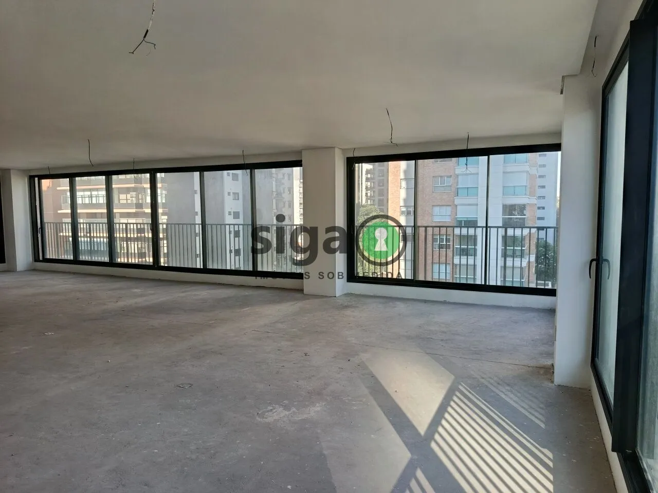 Imagem Apartamento para venda em Moema com 4 quartos e 4 vagas
