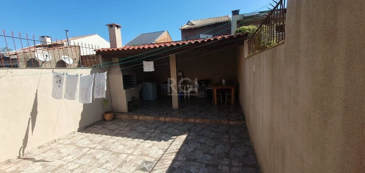 Imagem Casa para Venda - 75m², 2 dormitórios, 1 vaga - Hípica