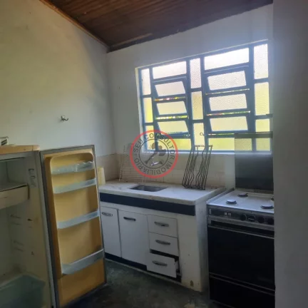 Imagem 2 pequenas Casas na maquinino Bairro MAQUININHA, em um terreno de 700 metros limpo em rua asfaltada , junto a natureza
